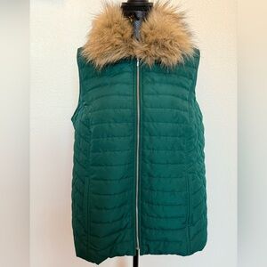 EUC Chico’s Green Quilted Puffer Vest with Removable Faux Fur Collar Size 3